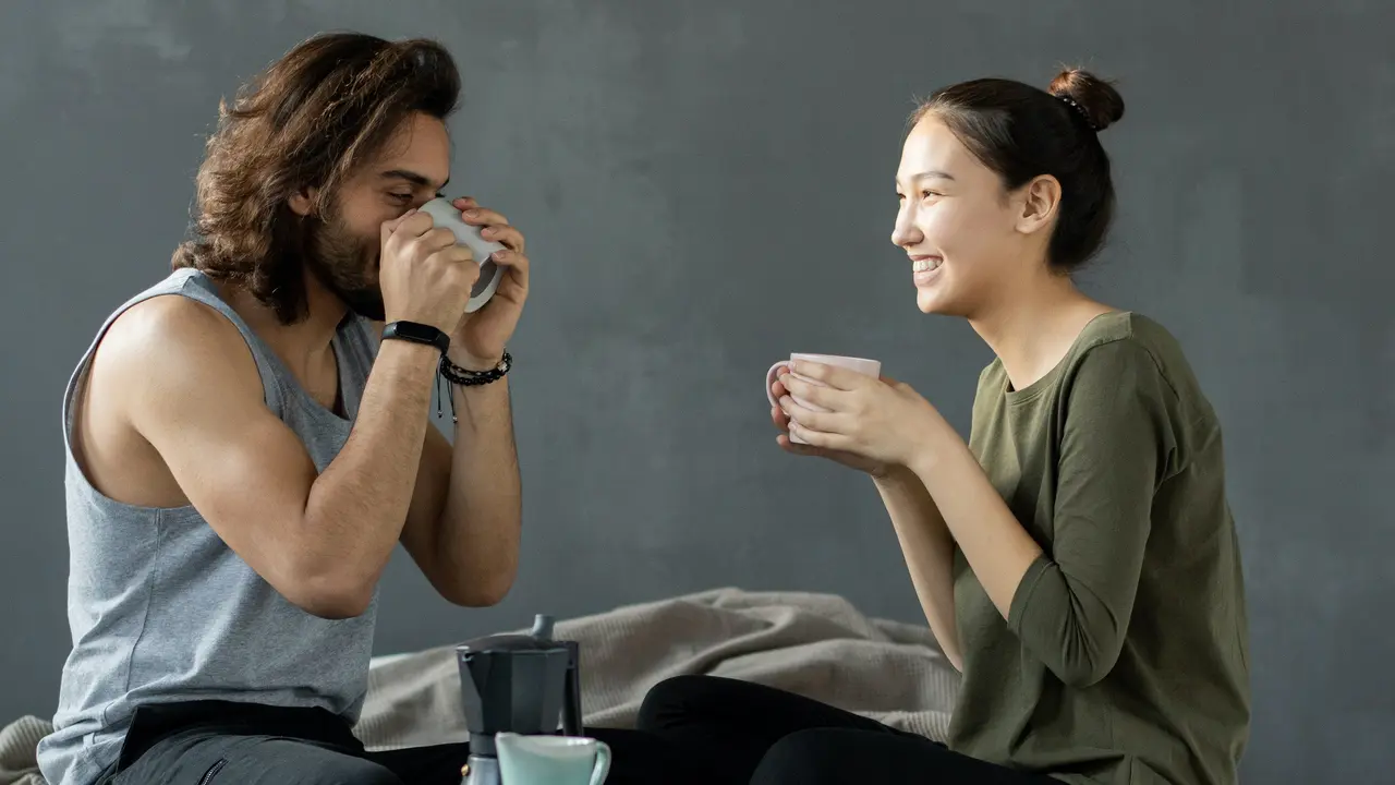 pasangan cinta bahagia