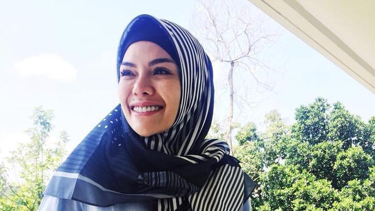 Jalani Masa Tahanan, Nikita Mirzani Lebih Rajin Ibadah - Entertainment ...