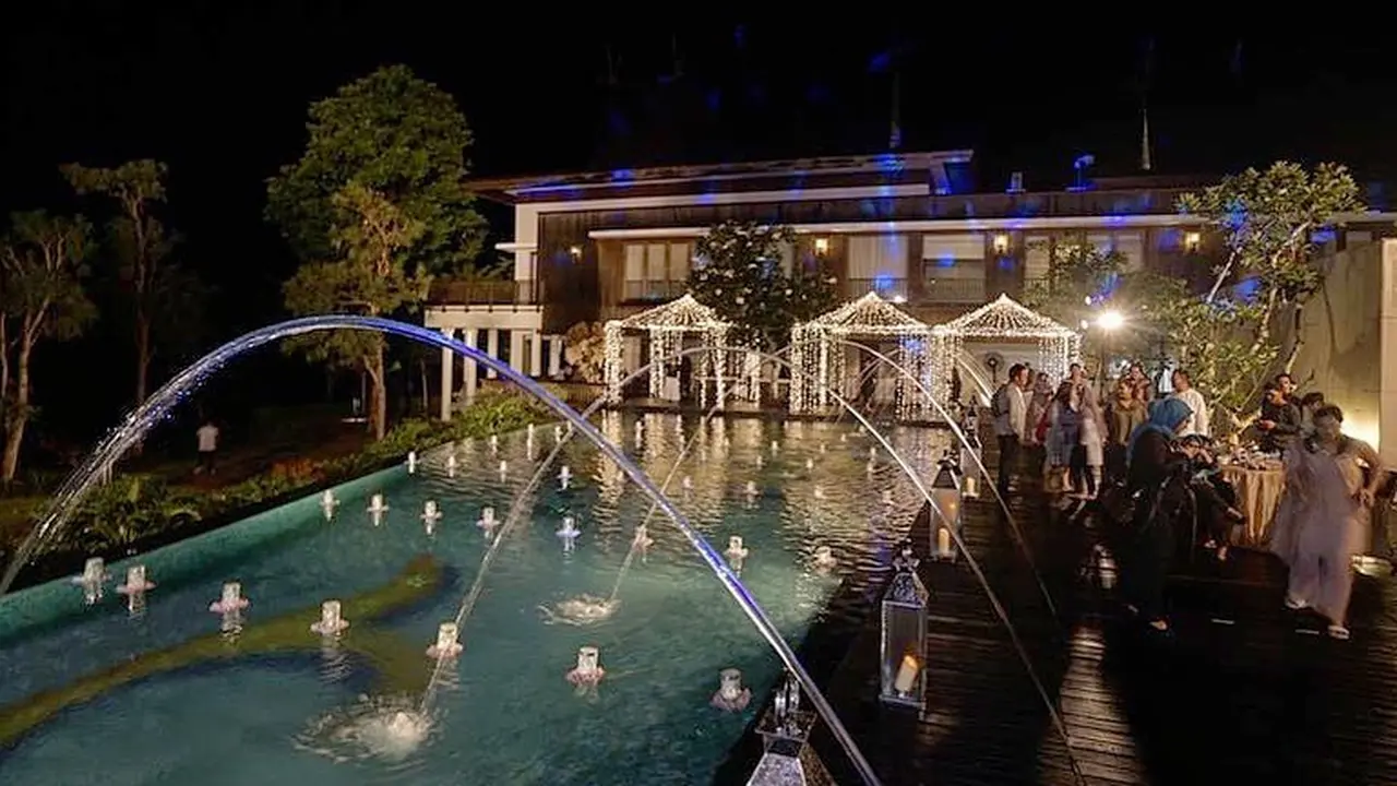 7 Potret Rumah Megah Haji Isam 'Crazy Rich' Kalimantan, Kolam Renangnya Mewah