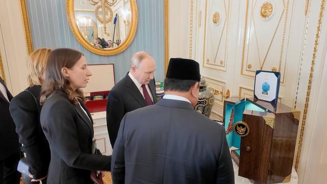 Prabowo Beri Oleh-Oleh Khas Indonesia untuk Putin, Apa Itu?