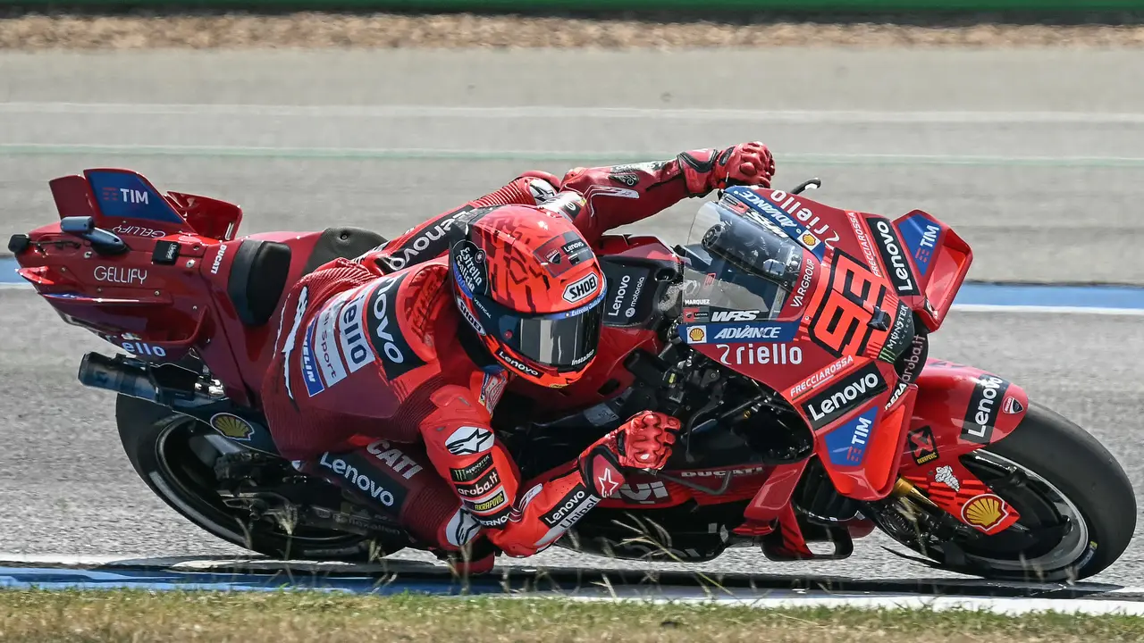 Marc Marquez beraksi bersama Ducati di MotoGP Thailand 2025