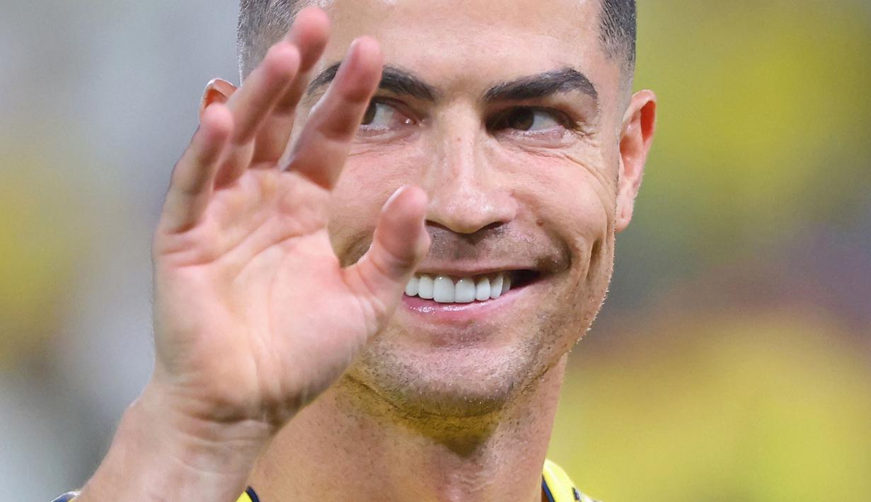 Hal tersebut terjadi setelah Ronaldo dkk ditahan imbang 1-1 oleh Al-Hilal melalui di menit injury time. (AFP/Fayez Nureldine)