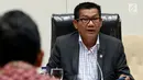 Ketua Pansus Hak Angket KPK, Agun Gunandjar Sudarsa memimpin Rapat Dengar Pendapat (RDP) dengan LPSK di Kompleks Parlemen, Jakarta, Senin (28/8). Rapat sebagai tindak lanjut atas temuan rumah aman yang diduga dimiliki oleh KPK. (Liputan6.com/Johan Tallo)