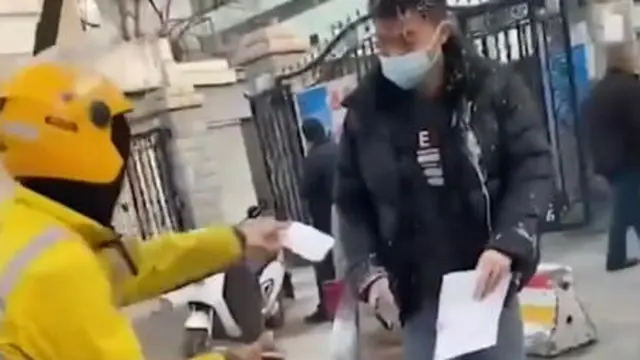 Driver Ojol Ini Turuti Pesan Pelanggan Untuk Mengerjai Mantan Pacar, Bikin Geleng Kepala. (Sumber: worldofbuzz)
