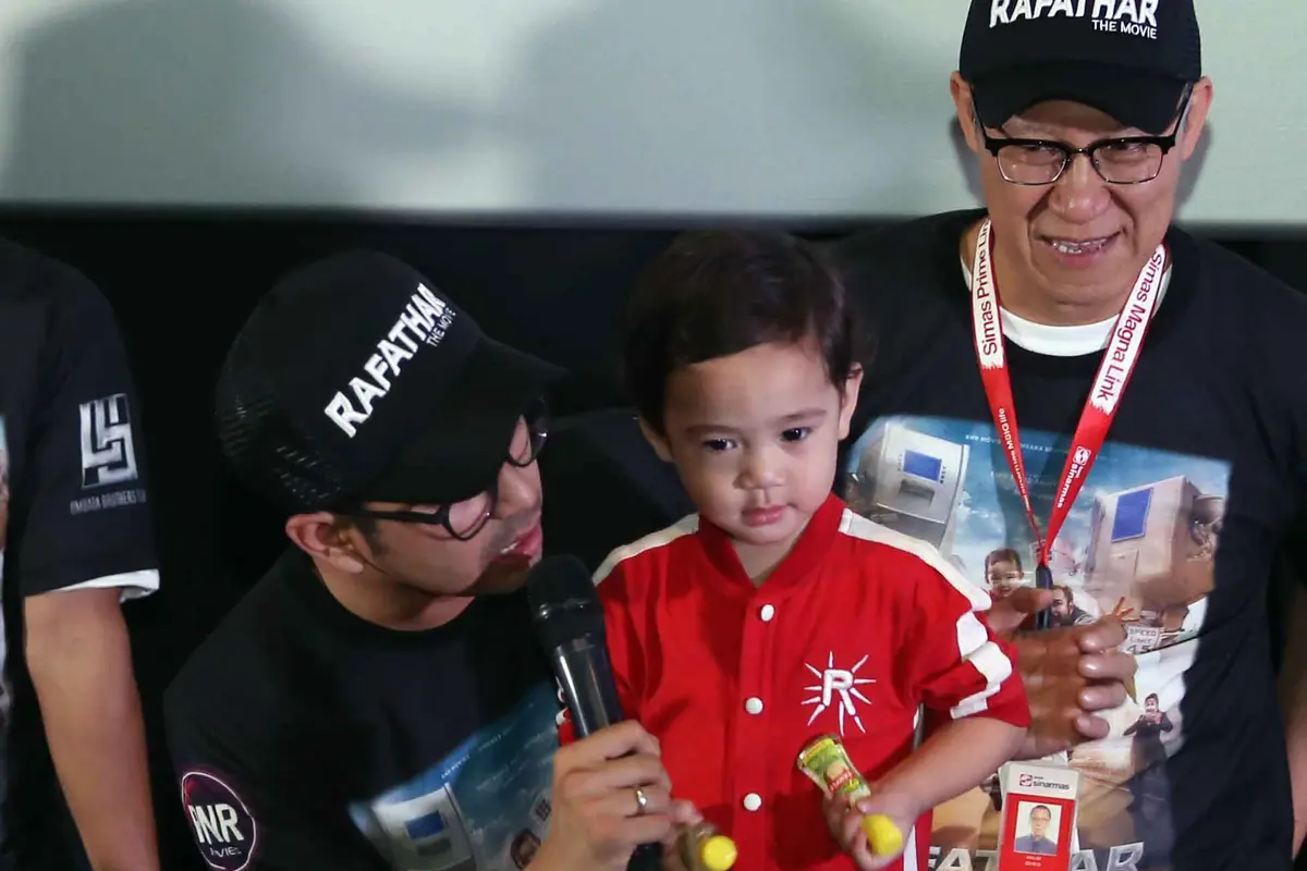 [Bintang] Film Rafathar - Raffi Ahmad dan Nagita Slavina