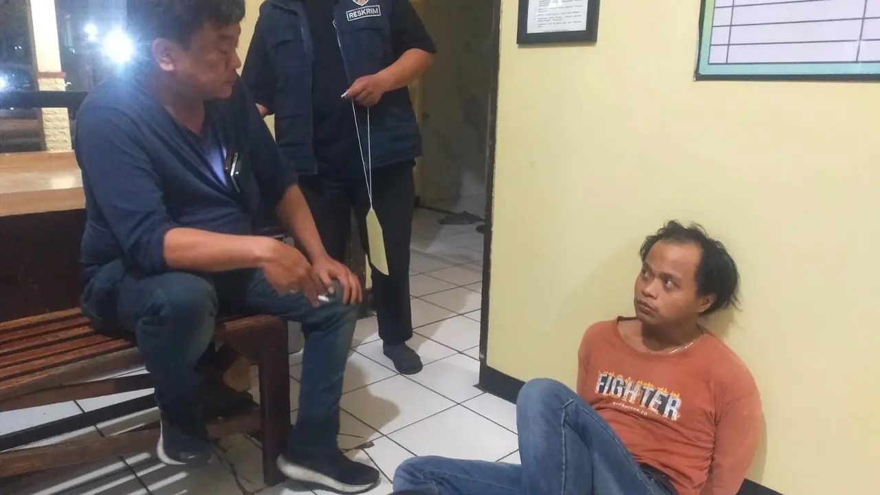 ARH (30) diduga membunuh kakak iparnya di Jalan Rawa Bambu II, Pasar Minggu, Jakarta Selatan, Sabtu (25/10/2025) (Istimewa)