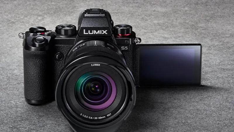 Lumix S5