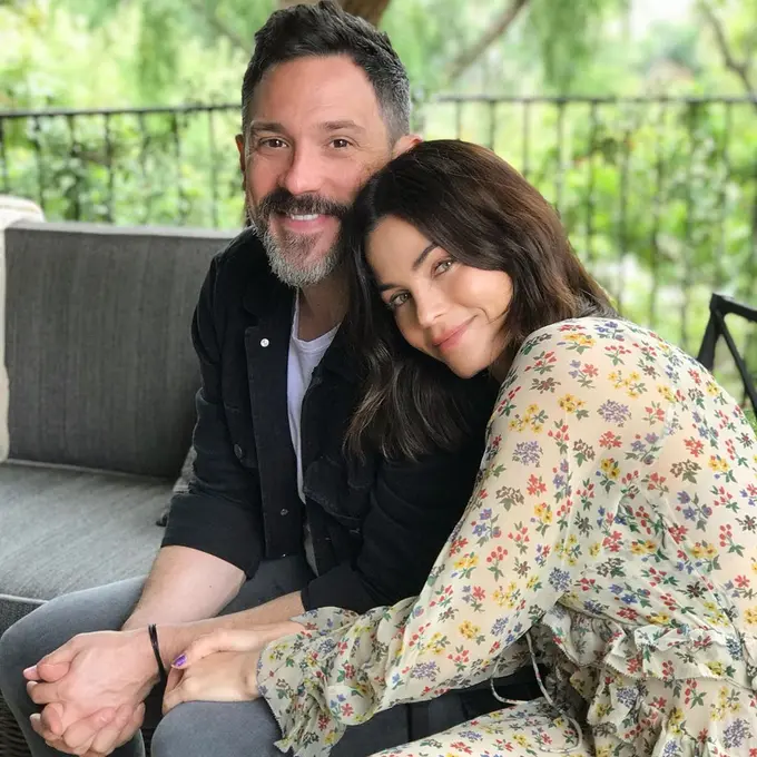 Momen kemesraan Jenna Dewan dan Steve Kazee selama berpacaran hingga akhirnya bertunangan pada Selasa (18/02/2020).
