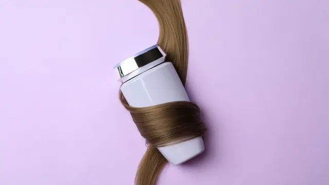 17 Tips Mengatasi Rambut Kusut yang Mengganggu, Praktis Banget!