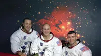 Tiga astronot Amerika Serikat yang mengikuti misi Apollo 13 ke Bulan. (Foto: dayton.hq.nasa.gov)