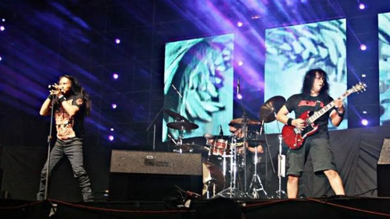 edane-band-130911c.jpg