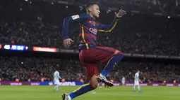 Pemain Barcelona, Neymar  merayakan golnya ke gawang Celta Vigo pada pekan ke-24 La Liga Spanyol di Stadion Camp Nou, Barcelona. (AFP / Josep Lago)