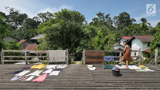 Melihat Rumah Adat Tertua di Kalimantan Barat