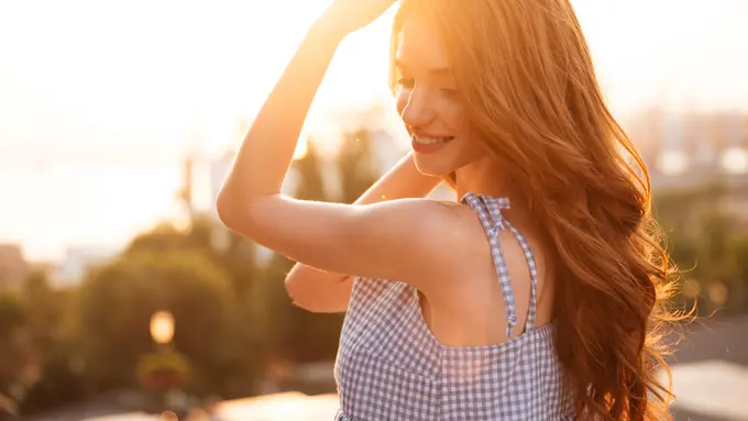 Cuaca panas bisa menjadi tantangan tersendiri bagi kesehatan kulit.