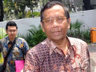 Mantan Ketua Tim Pemenangan Prabowo-Hatta, Mahfud MD mendatangi Gedung KPK, Jakarta, Selasa (7/10/2014) (Liputan6.com/Miftahul Hayat)