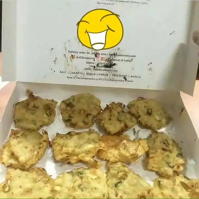 6 Momen Apes Tinta Tulisan Nempel di Makanan Ini Bikin Elus Dada