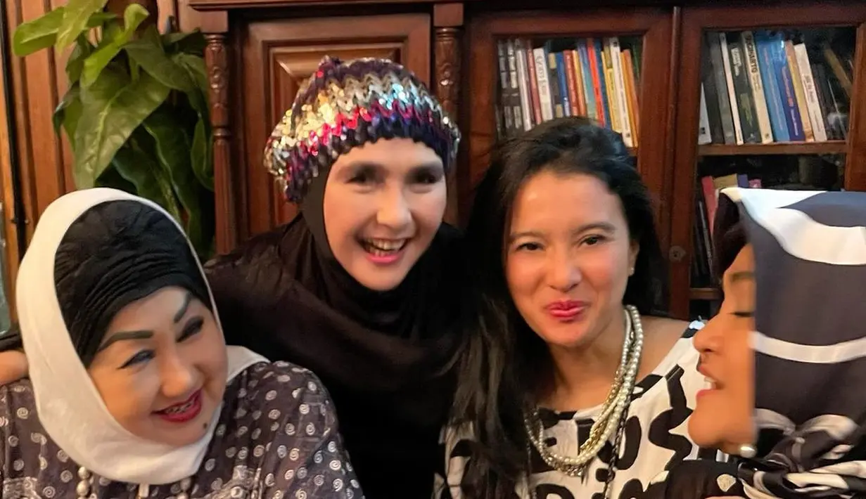 Jenny Rachman Ultah ke-63 (Instagram/marcella.zalianty)