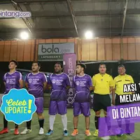 Serunya pertandingan antara tim selebriti dan eks timnas di acara  Samsung Galaxy Bintang Bola Anniversary.