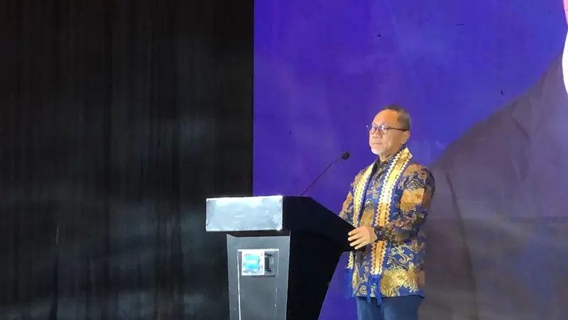 Menteri Perdagangan (Mendag), Zulkifli Hasan resmi membuka rapat kerja (raker) tahun 2023 dengan tema “Transformasi Perdagangan Mendukung Pembangunan Ekonomi Bernilai Tambah dan Berkelanjutan” di Lampung, Rabu (1/3/2023).