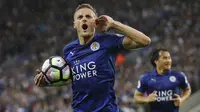 9. Striker Leicester, Jamie Vardy, merayakan gol yang dicetaknya ke gawang Swansea pada laga Premier League di Stadion King Power, Leicester, Inggris, Sabtu (27/8/2016). (Reuters/Darren Staples)