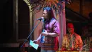 Kardanis Murdawijaya penyair asal Bali, Jakarta, Jum'at (10/10/2014) (Liputan6.com/Andrian M Tunay)
