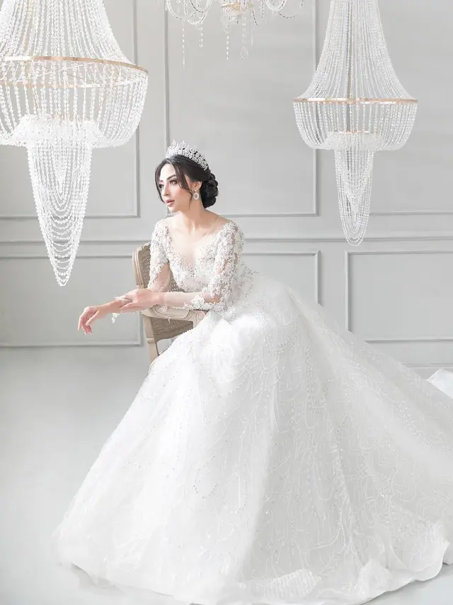 7 Pemotretan Margin Winaya Tunangan Ali Syakieb Pakai Gaun Pengantin