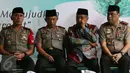 Ki-ka: Kapolda Metro Irjen M Iriawan, Kapolri Jenderal Tito Karnavian dan Ketum PBNU Said Aqil saat mengikuti silaturahmi dan sarapan pagi di kantor PBNU, Jakarta, Minggu (27/11). (Liputan6.com/Johan Tallo)