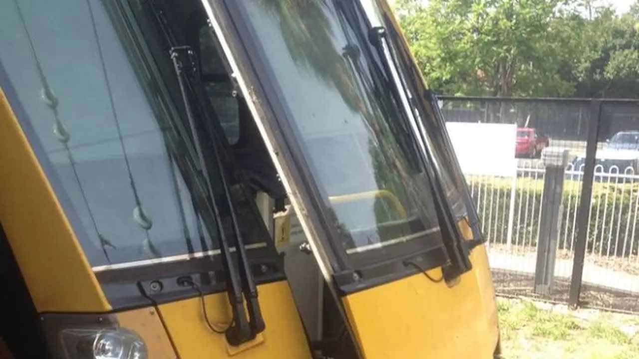 Kereta Commuter Sydney Tabrak Pembatas, 16 Penumpang Luka