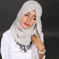 Cara Memakai Jilbab Segi Empat Untuk Pesta Pernikahan (sumber: Pexels)