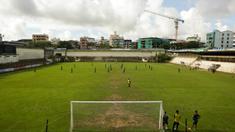 Para pemain Timnas Indonesia U-19 berlatih sistem transisi permainan di Stadion Padomar, Yangon, Sabtu (9/9/2017). Pada laga Piala AFF U-18 selanjutnya Timnas U-19 akan melawan Vietnam U-19. (Liputan6.com/Yoppy Renato)