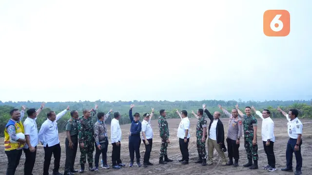 Pj Gubernur Kaltim, Akmal Malik tinjau lokasi pembangunan Bandara VVIP IKN (Liputan6.com/Istimewa)