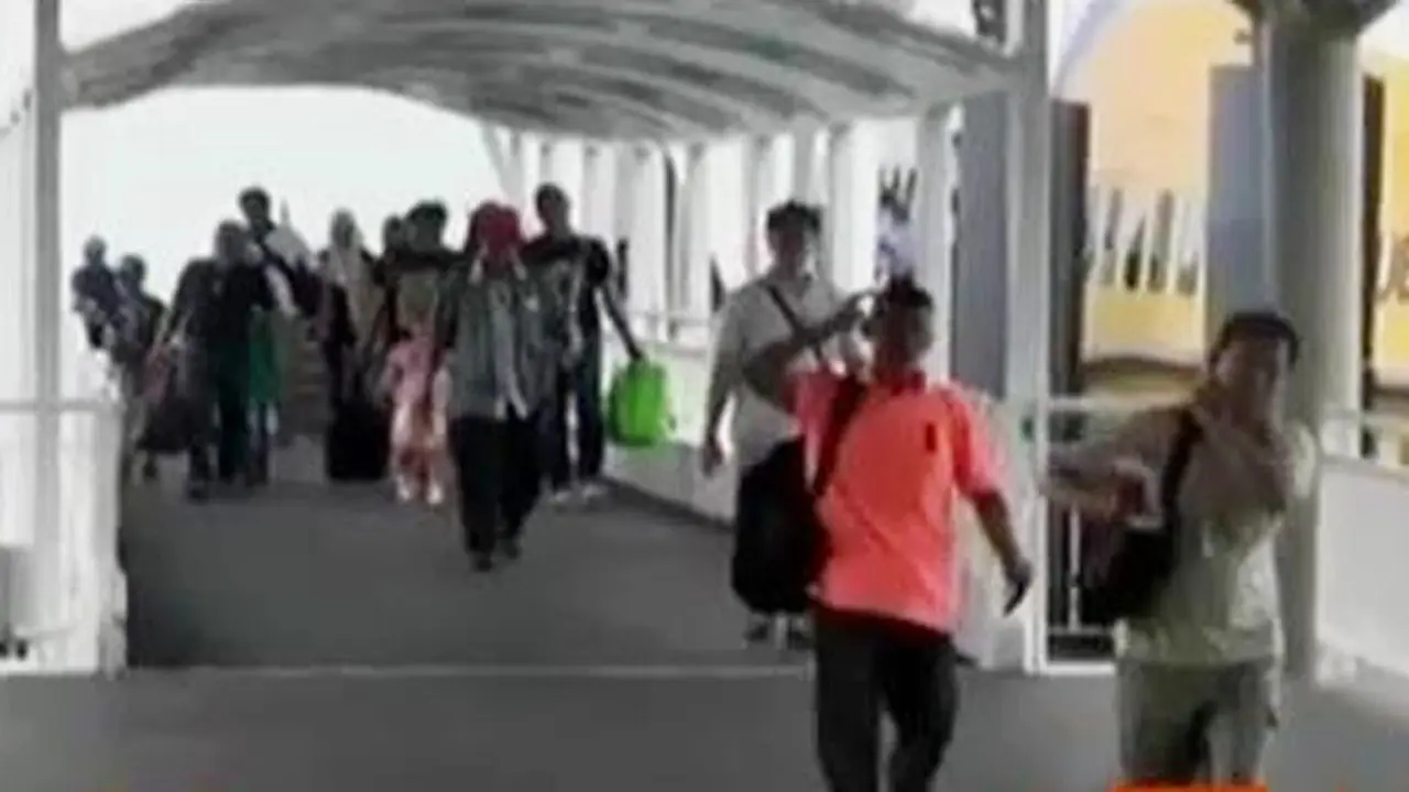 Penumpang Dari Singapura Menurun