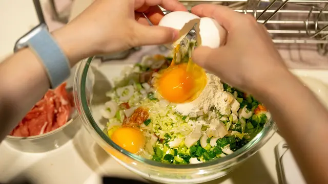 Tips Mengolah Okonomiyaki Rumahan agar Lembut dan Tidak Mudah Hancur