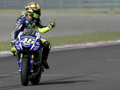 Dalam balapan yang berlangsung di Rio Hondo International circuit, Senin (20/4/2015) dini hari WIB, Rossi mengawali lomba dari urutan delapan. (AP Photo/Natacha Pisarenko)