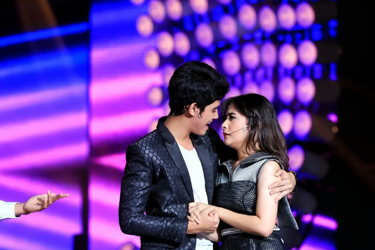 [Bintang] Aliando Syarief dan Prilly Latuconsina