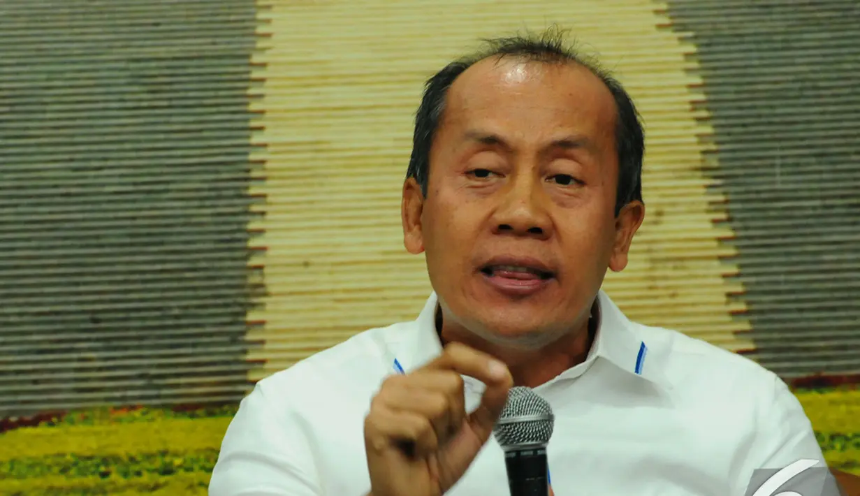 Anggota DPR Fraksi Partai Demokrat Saan Mustofa saat menjadi pembicara pada diskusi "Nasib Perpu Pilkada Pasca Munas Golkar" di Gedung Parlemen, Senayan, Jakarta, Jumat (5/12/2014). (Liputan6.com/Andrian M Tunay)