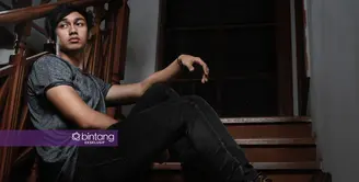 Sebagai anak yang berbakti pada orang tua, ia berusaha menjalankan pesan dari orang tuanya. Begitu juga yang dijalani pemeran dalam sinetron Anak Langit, Caesar Hito. (Adrian Putra/Bintang.com)