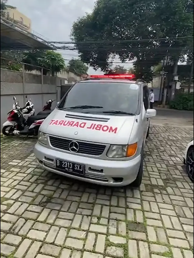 [Fimela] Mobil Darurat Ananda Omesh