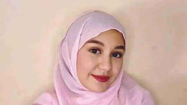 6 Potret Zoe Abbas Jackson Tampil Berhijab, Bikin Pangling