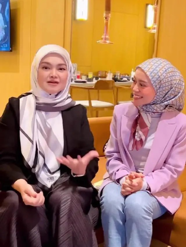 6 Potret Pertemuan Lesti Kejora dan Siti Nurhaliza, Lepas Rindu Lama Tak Bertemu