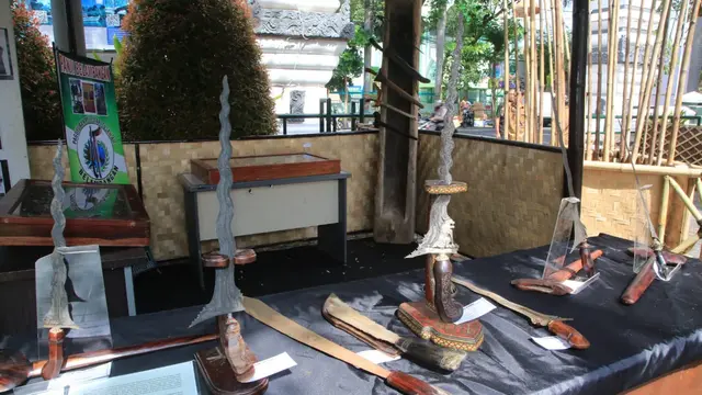 Pameran Kepurbakalaan di kantor Disbudpar.
