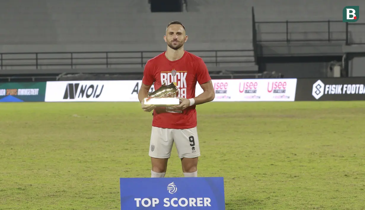Di musim ini, dirinya tidak pernah sekalipun absen dalam pertandingan yang dilakoninya bersama Bali United. Ia pun mampu mencetak 23 gol dan 4 assist. (Bola.com/M Iqbal Ichsan)