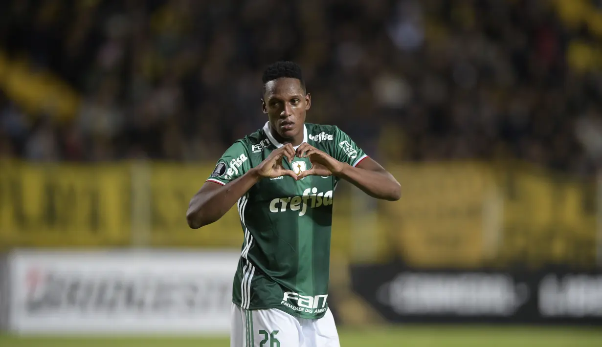 Barcelona mengikat pemain asal Brasil yang bermain untuk klub Palmeiras, Yerry Mina sebesar 10.5 juta pound sterling untuk menambal lini belakang tim asal Catalan tersebut. (AFP/Miguel Rojo)