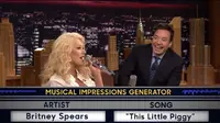 Christina Aguilera menyanyikan lagu Britney Spears (Sumber: YouTube)