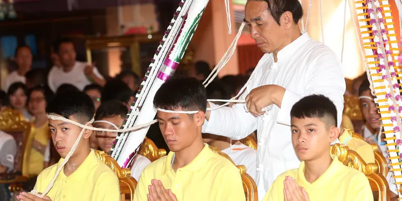 Selamat dari Gua, 12 Remaja Thailand Gelar Ritual Buang Sial