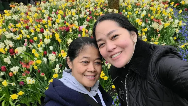 7 Momen Gracia Indri Ke Kebun Bunga Tulip Pertama Kali, Seru Bersama Suami dan Anak