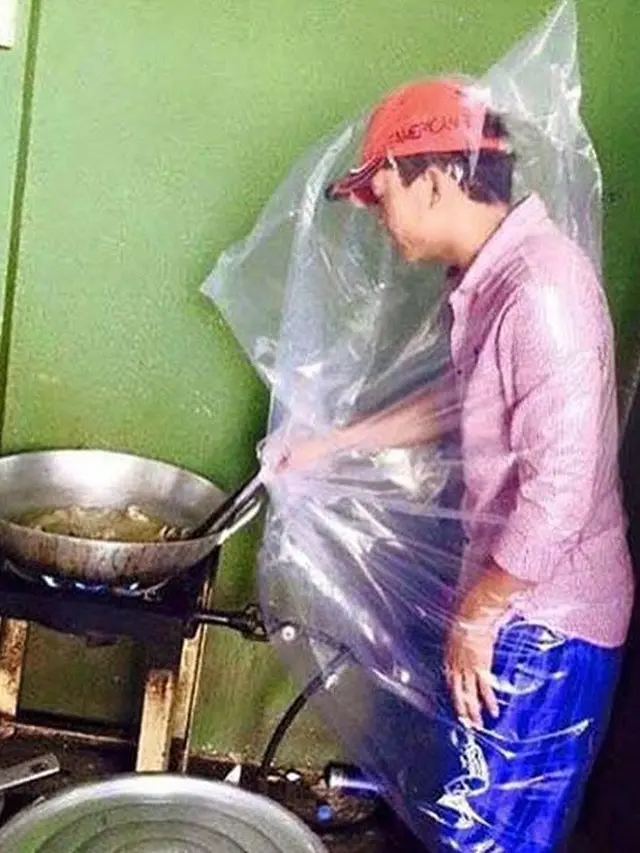 Potret Absurd Orang-Orang Saat Masak
