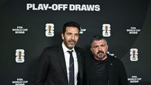 Gianluigi Buffon dan Gennaro Gattuso bahu membahu untuk membawa Timnas Italia lolos ke Piala Dunia 2026. (Fabrice COFFRINI / AFP)