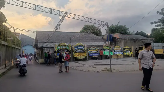 Karangan bunga dukacita atas meninggalnya istri Wakapolri Widi Astutik.