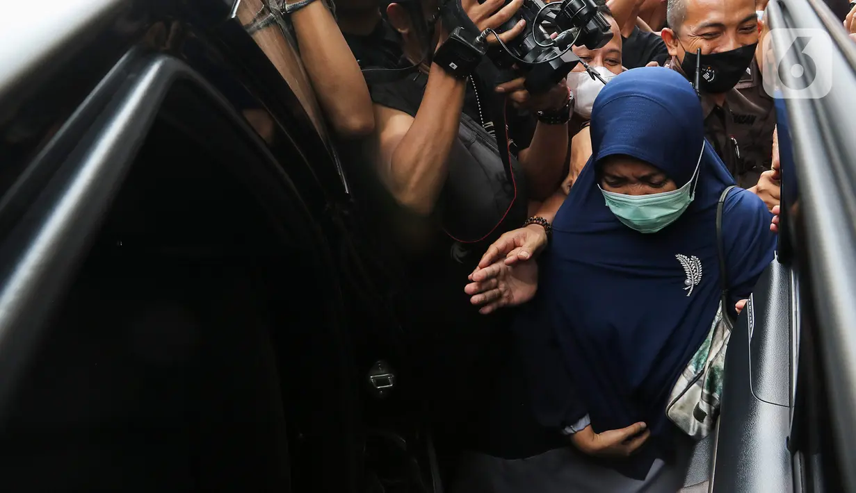 Kedua pejabat tersebut adalah Wakil Gubernur Lampung Chusnunia Chalim dan Wali Kota Pangkalpinang Maulan Aklil. (Liputan6.com/Johan Tallo)